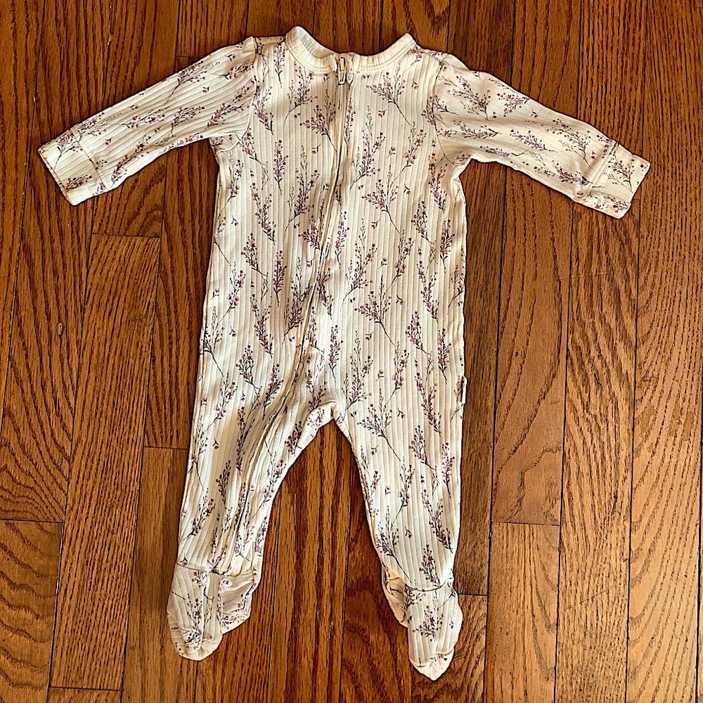 Organic cotton coverall with zipper front 3-6 months Rabbit+Bear.